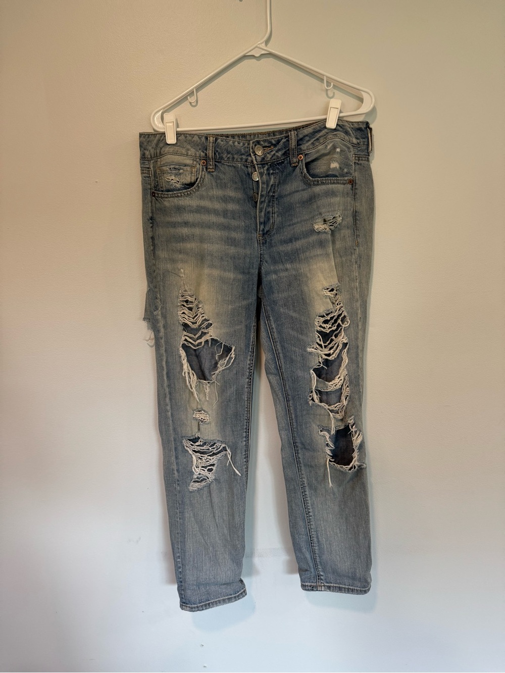 American Eagle Outfitters Light Blue Ripped Boyfriend Jeans